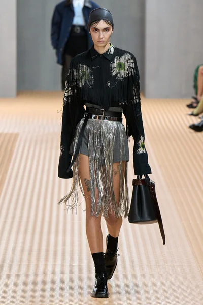 Look 13